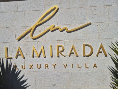 la mirada dan Cijena